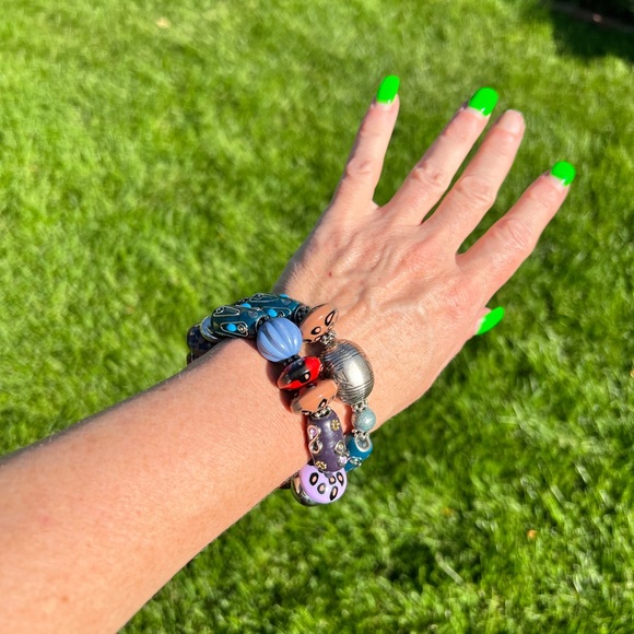 Cookie Lee Set of Beaded Bracelets - Picture 4 of 7